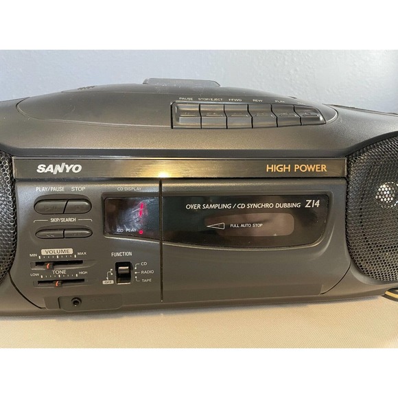 Sanyo MCD-Z14 (K) AM/FM Stereo CD Player Cassette Recorder Boombox WORKS - Picture 2 of 4